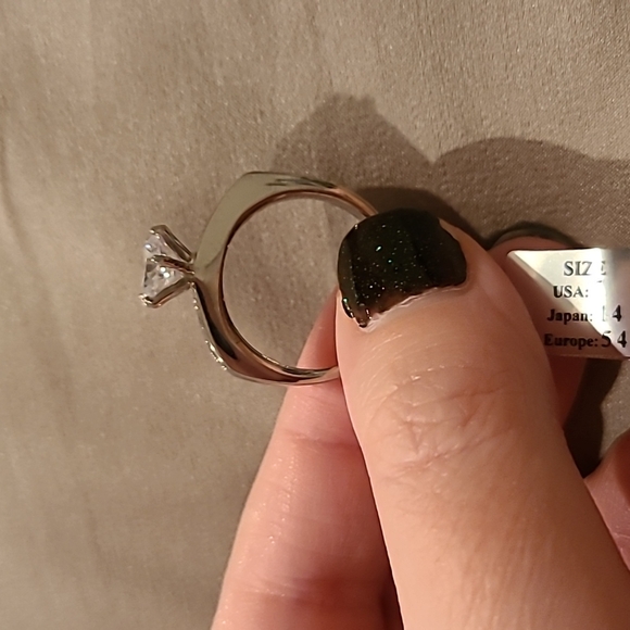 Cubic zirconia stainless steel flat rounded top band ring - Picture 8 of 9